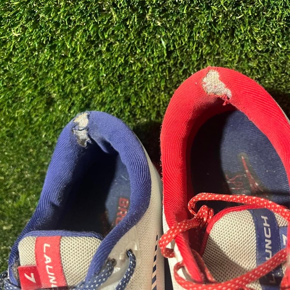 Size 13- Brooks Launch 7 - Picture 3 of 8